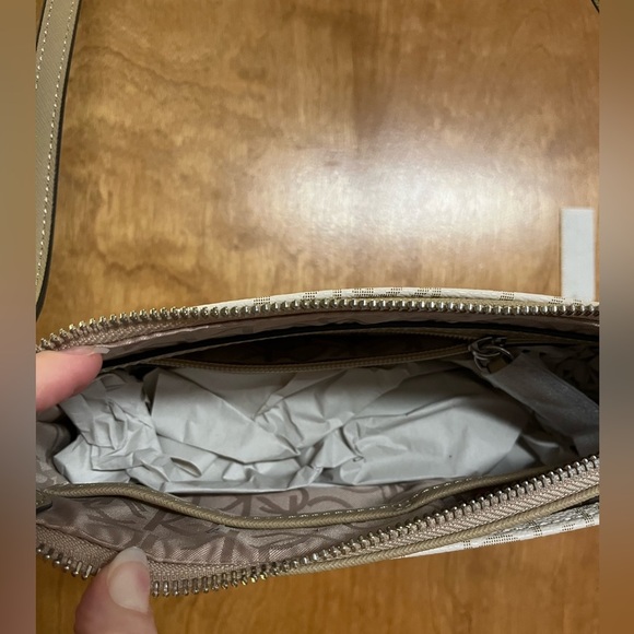 NWT Calvin Klein Purse - Picture 4 of 6